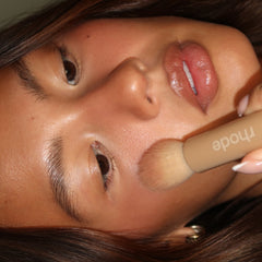 gabbie with pocket brush